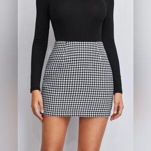 SHEIN Black and White Mini Pencil Skirt- Medium